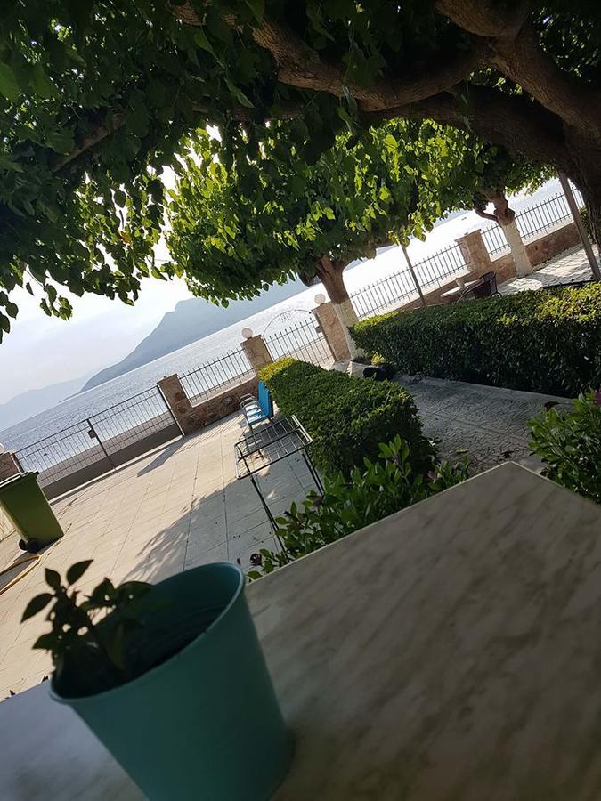 Mamanis Apartment